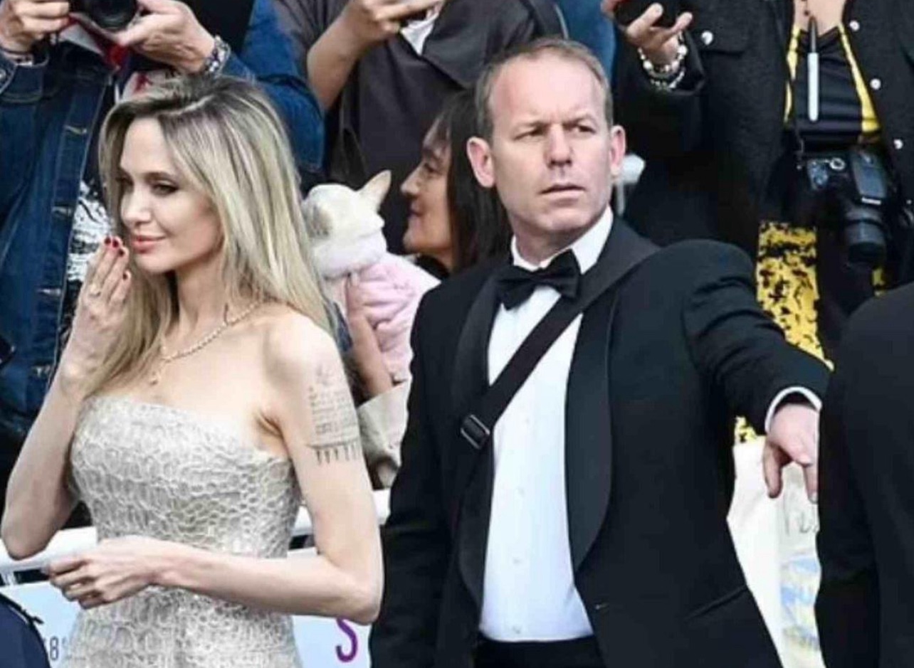 Viral Video Raises Concerns Over Angelina Jolie’s “Strange” Behavior Toward Bodyguard ( video )