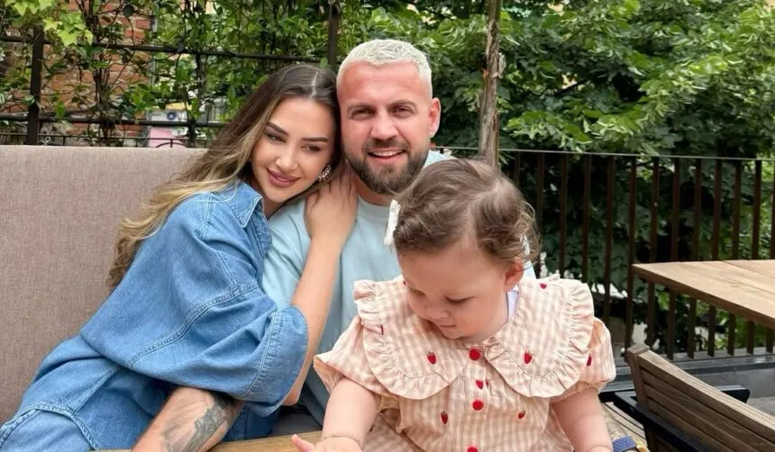 Nuk përmbahen më, Kiara dhe Luizi ndajnë foto int*me në shtrat (foto)