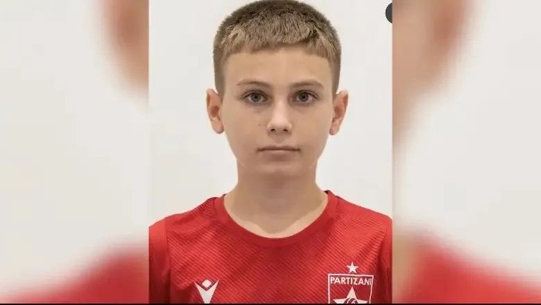 Tragjedia që tronditi Tiranën – publikohen pamjet e fundit të Martinit gjatë vra*jes (VIDEO)”