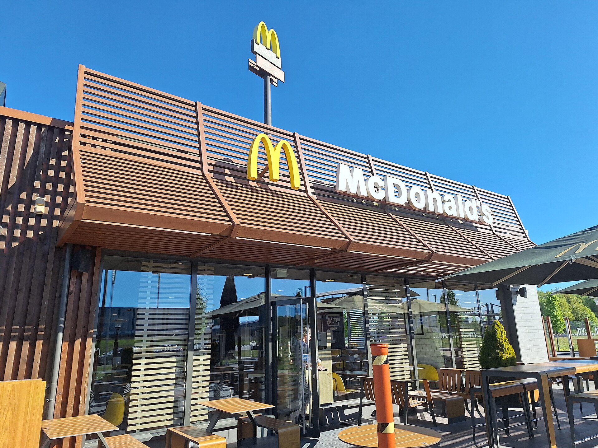 McDonald's restaurant exterior